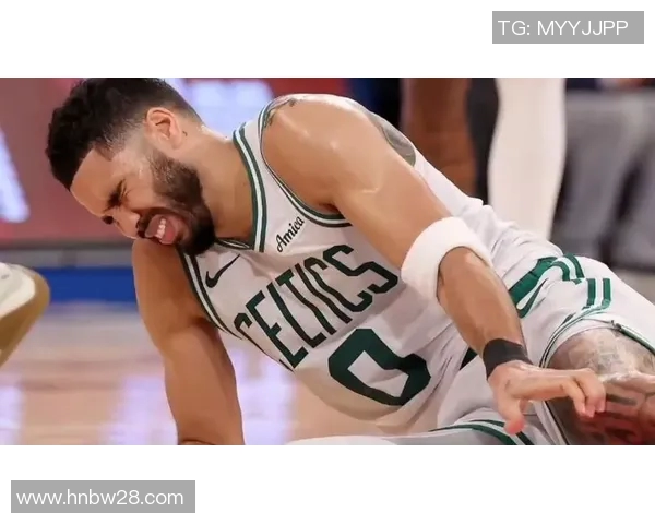 塔图姆因违反规定遭罚款并停赛 赛季前景蒙上阴影 塔图姆因违反规定遭罚款并停赛 赛季前景蒙上阴影