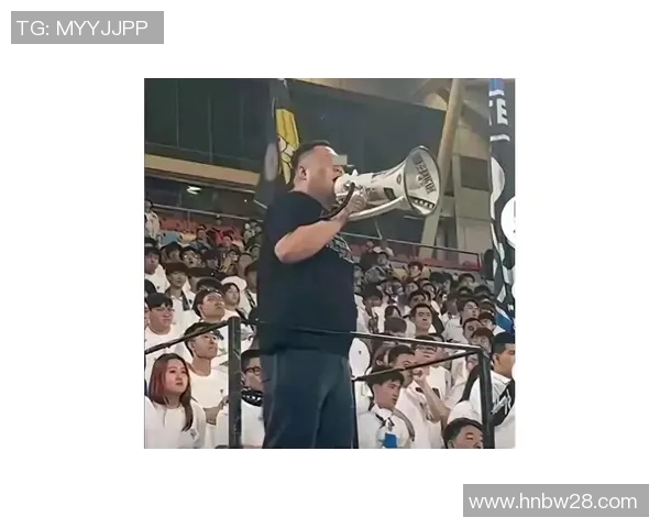 球迷怒批VAR判罚引爆争议 热议如何改变技术裁判的公正性 球迷怒批VAR判罚引爆争议 热议如何改变技术裁判的公正性