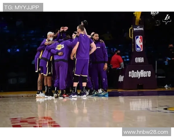 NBA季后赛球队轮换策略对比赛表现的影响与效果分析 NBA季后赛球队轮换策略对比赛表现的影响与效果分析